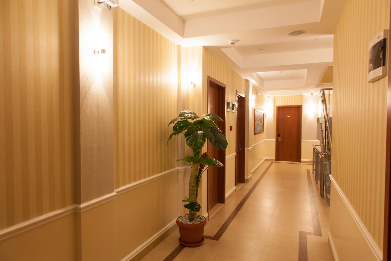 Hotel Blue Moon Ulcinj Exterior photo