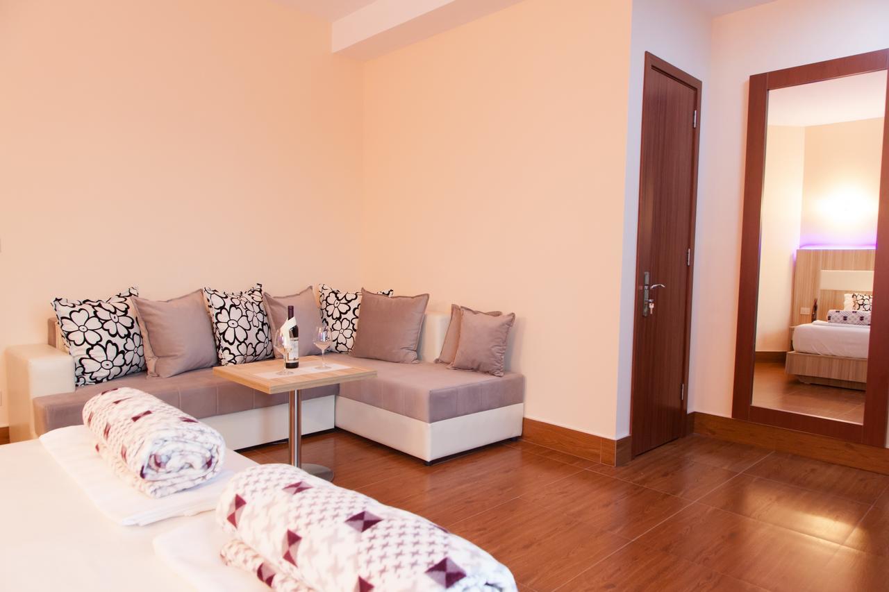 Hotel Blue Moon Ulcinj Exterior photo