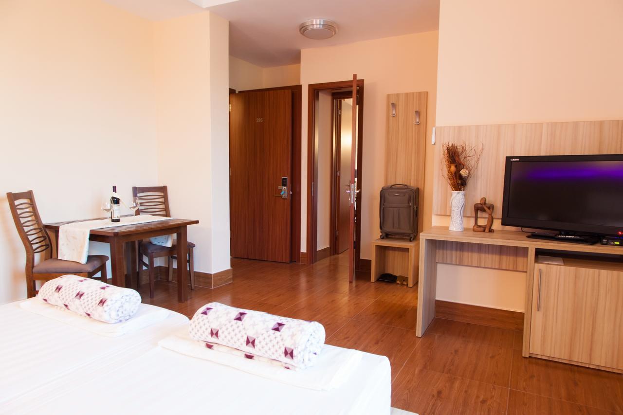 Hotel Blue Moon Ulcinj Exterior photo