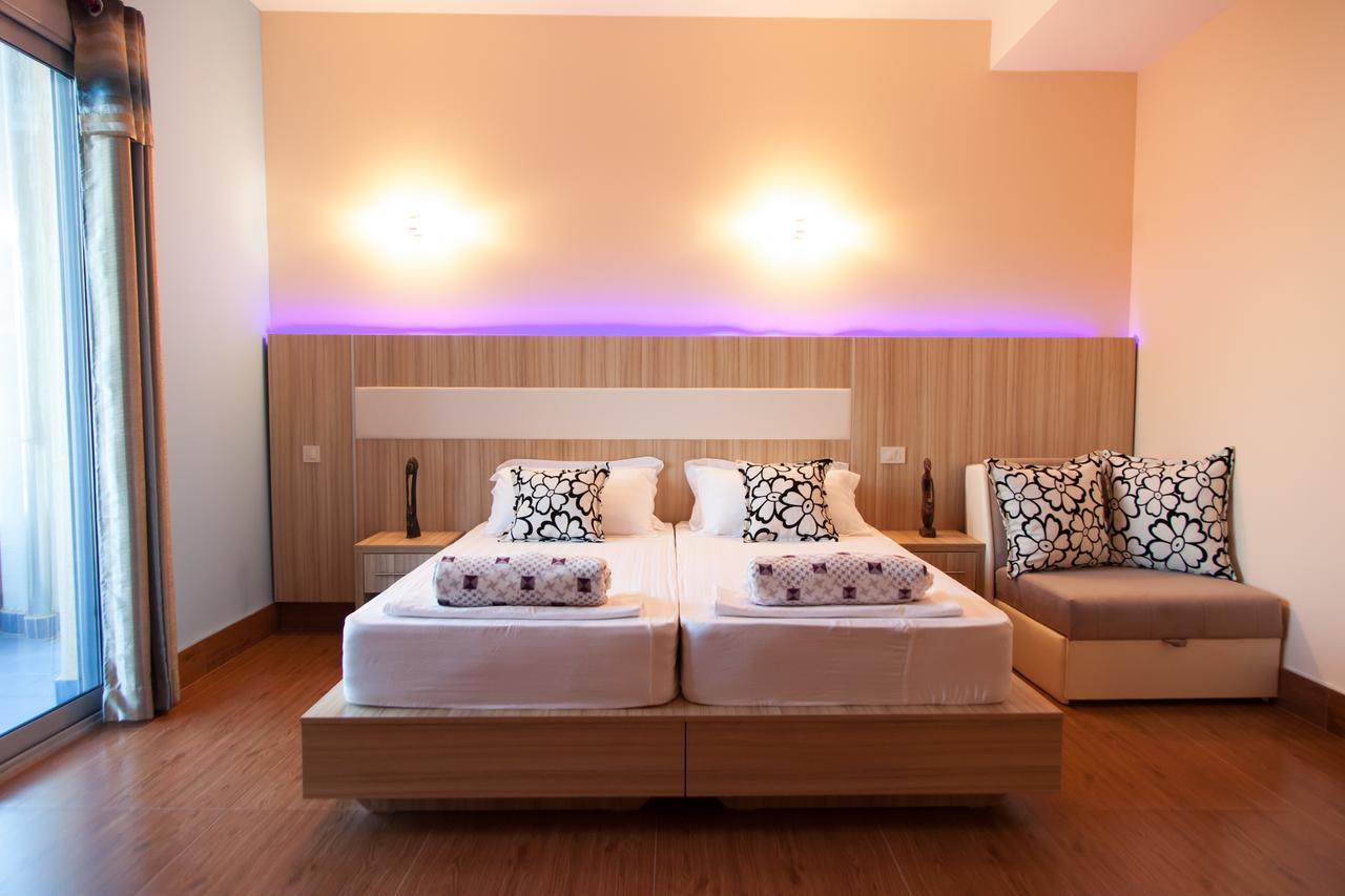 Hotel Blue Moon Ulcinj Exterior photo