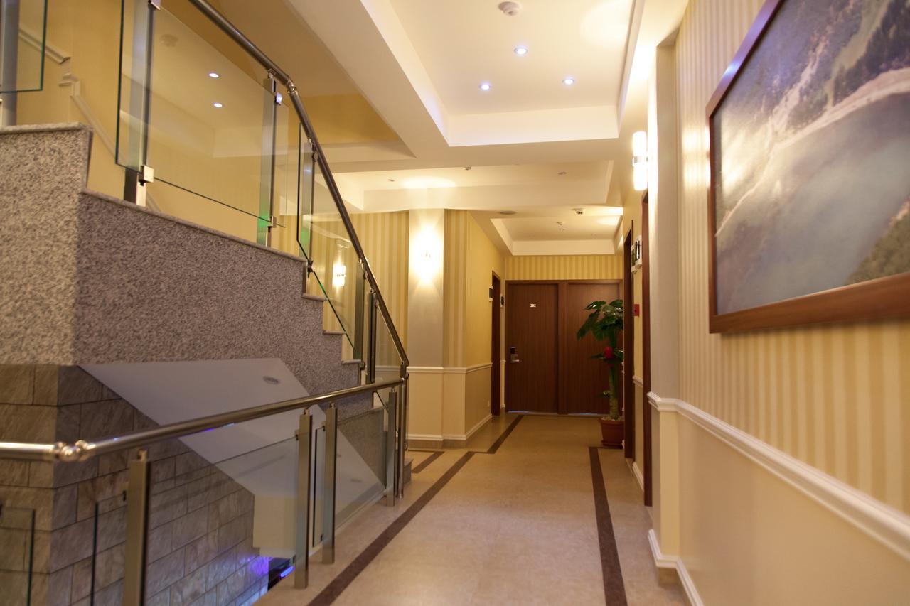 Hotel Blue Moon Ulcinj Exterior photo