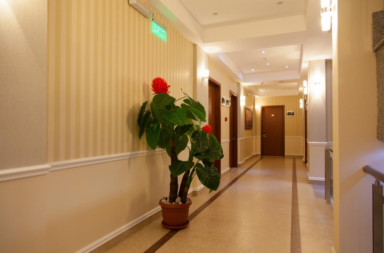 Hotel Blue Moon Ulcinj Exterior photo